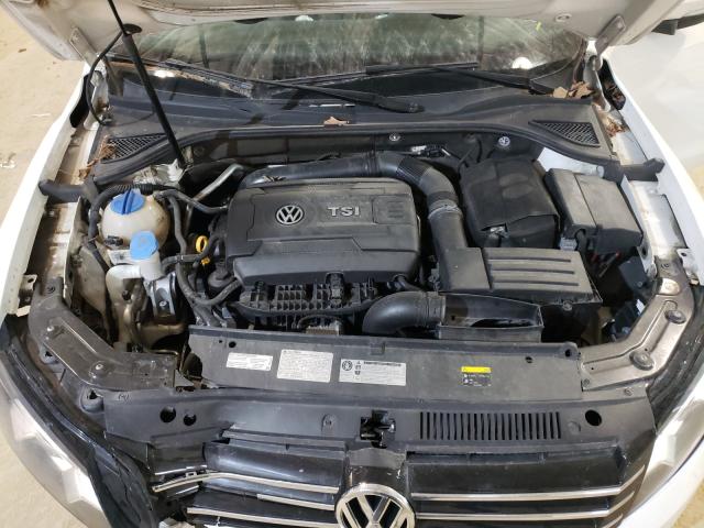 2015 VOLKSWAGEN PASSAT S - 1VWAS7A38FC082886