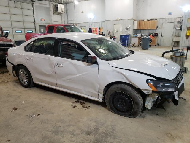 2015 VOLKSWAGEN PASSAT S - 1VWAS7A38FC082886