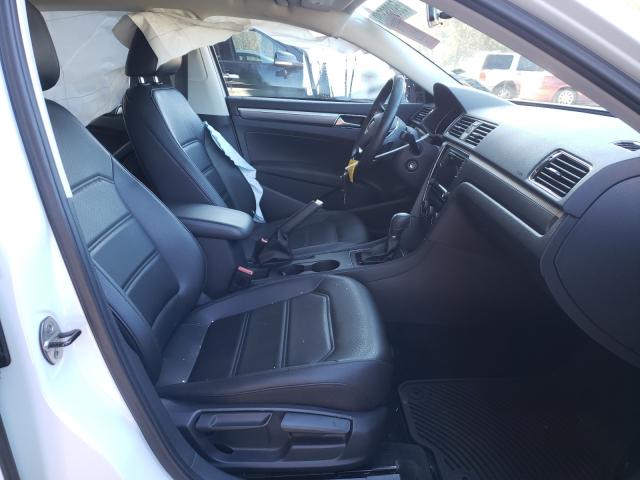 2017 VOLKSWAGEN PASSAT R-L 1VWDT7A33HC040008