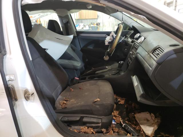 2015 VOLKSWAGEN PASSAT S - 1VWAS7A38FC082886