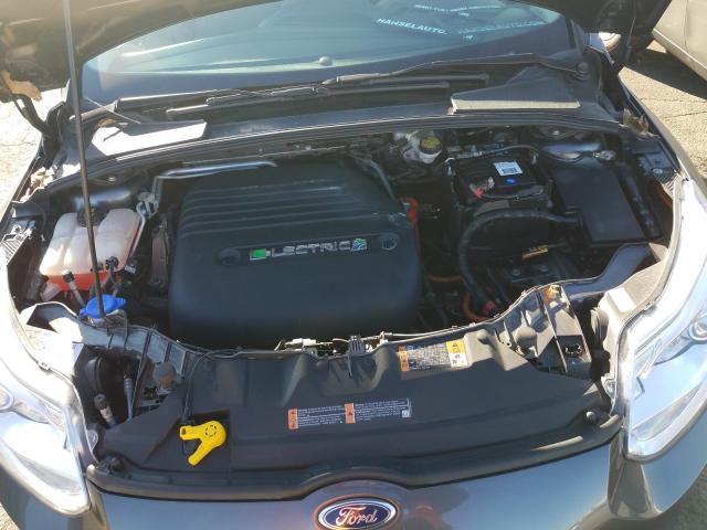 2015 FORD FOCUS BEV 1FADP3R43FL315151