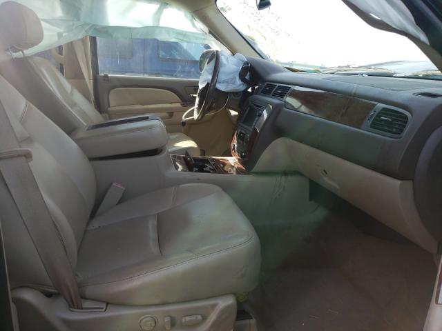 2011 CHEVROLET SUBURBAN C 1GNSCKE03BR232652