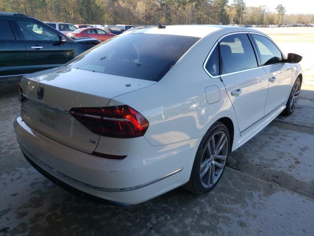 2017 VOLKSWAGEN PASSAT R-L 1VWDT7A33HC040008