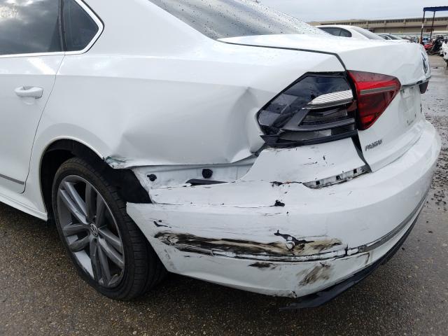 2017 VOLKSWAGEN PASSAT R-L 1VWDT7A39HC044709