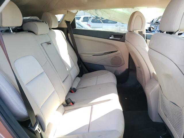 2017 HYUNDAI TUCSON SE KM8J23A42HU293031