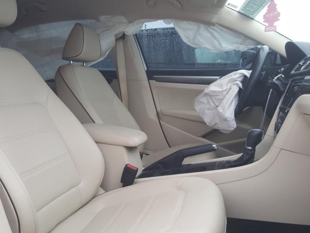2017 VOLKSWAGEN PASSAT R-L 1VWDT7A38HC002645