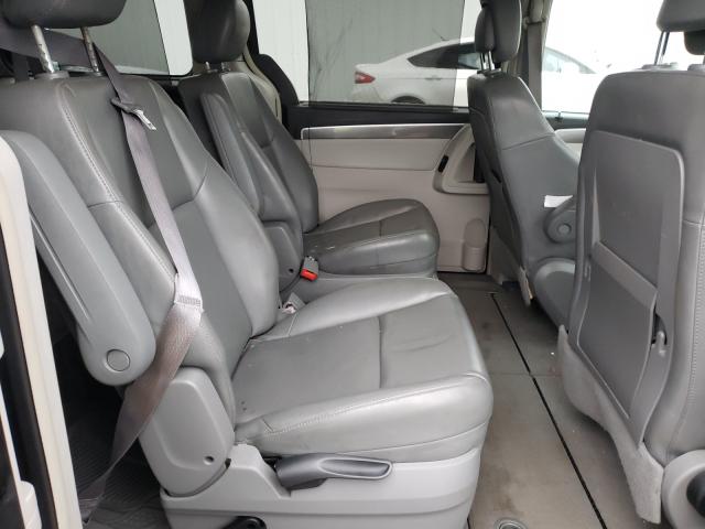 2010 VOLKSWAGEN ROUTAN SE 2V4RW3D16AR294382