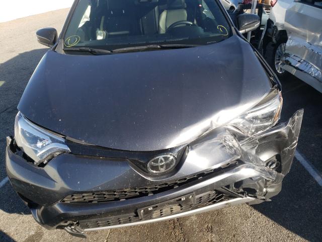 2018 TOYOTA RAV4 SE JTMNFREV1JD119926