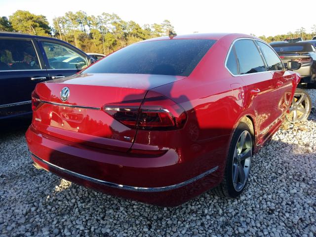 2017 VOLKSWAGEN PASSAT R-L 1VWDT7A32HC048343