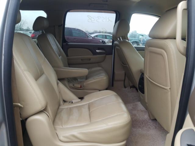 2010 CHEVROLET SUBURBAN C 1GNUCJE07AR135214