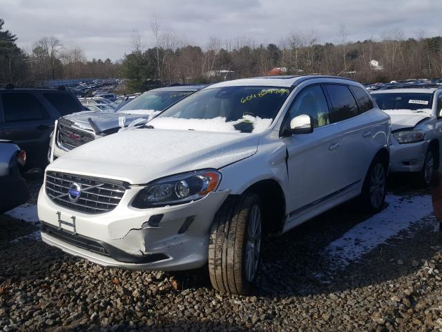 2017 VOLVO XC60 T6 IN YV449MRUXH2111012