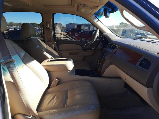 2011 CHEVROLET SUBURBAN C 1GNSCJE09BR230947