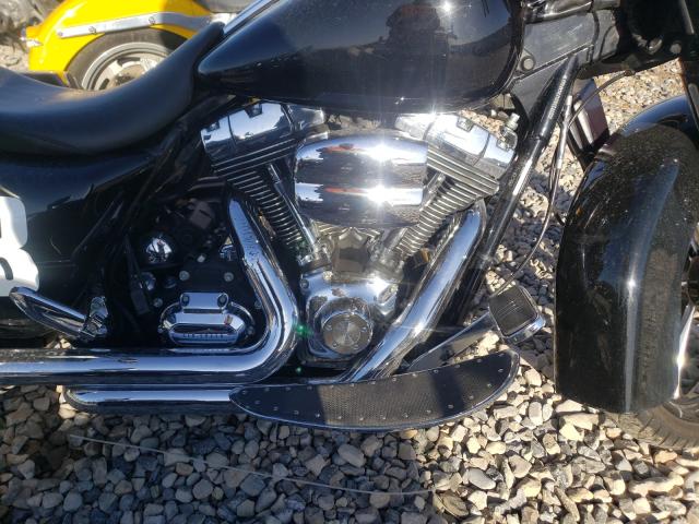 2009 HARLEY-DAVIDSON FLHX 1HD1KB4139Y671608