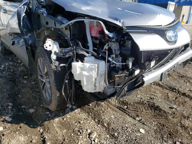2018 TOYOTA RAV4 HV LE JTMRJREV4JD235802