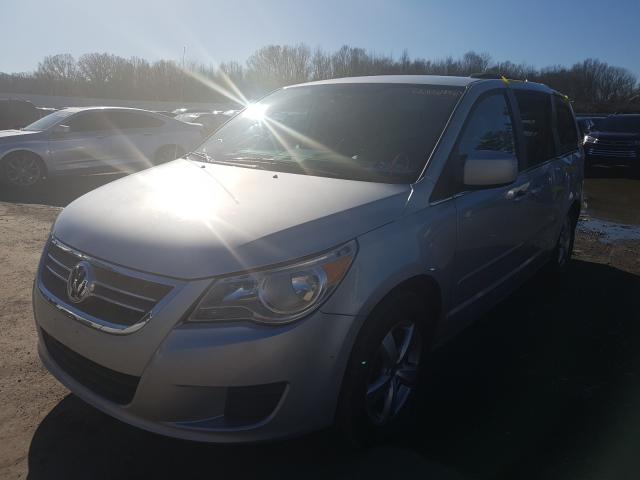 2011 VOLKSWAGEN ROUTAN SE 2V4RW3DG2BR695613
