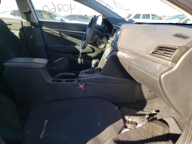 2019 HYUNDAI ELANTRA SE 5NPD74LF5KH468378