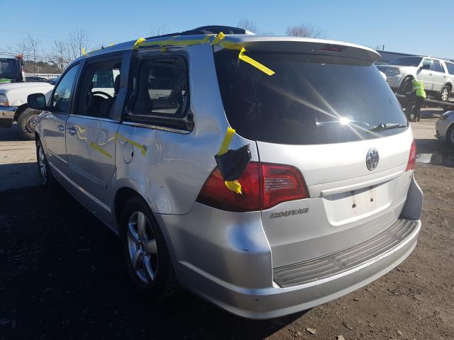 2011 VOLKSWAGEN ROUTAN SE 2V4RW3DG2BR695613