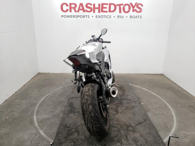 2018 YAMAHA YZFR6 C JYARJ28Y2JA001801