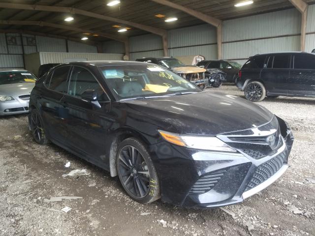 VIN 4T1BZ1HK7JU015689 2018 TOYOTA CAMRY no.1