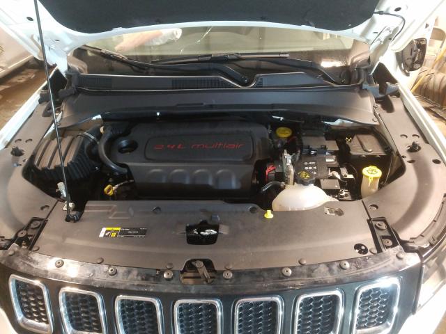 3C4NJDBBXJT457590 | 2018 JEEP COMPASS LA