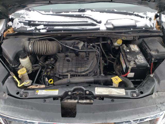 2011 VOLKSWAGEN ROUTAN SE 2V4RW3DG8BR625825
