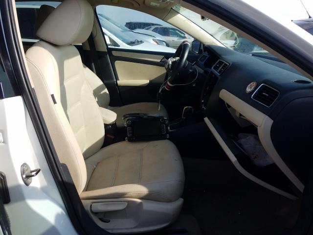 2011 VOLKSWAGEN JETTA SE - 3VWDZ7AJ6BM323389