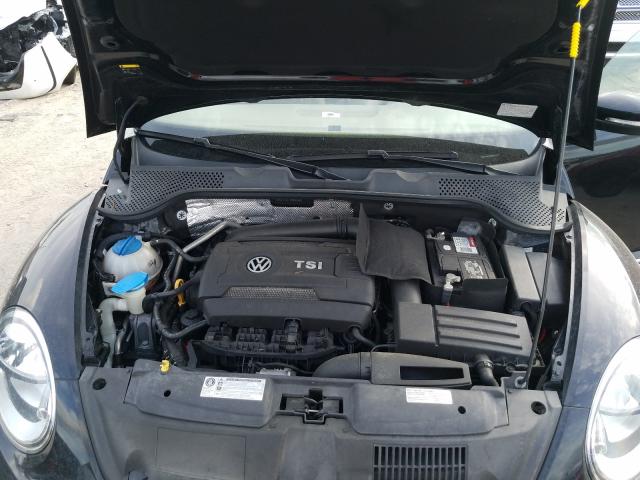 2017 VOLKSWAGEN BEETLE SE 3VWJ17AT7HM610437