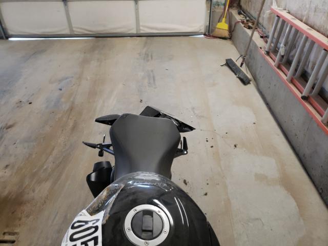 2019 SUZUKI GSX-R600 JS1GN7FA9K7100840