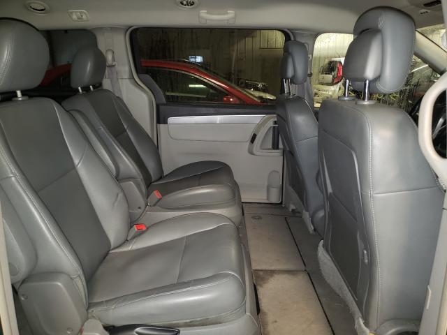2011 VOLKSWAGEN ROUTAN SE 2V4RW3DG8BR625825