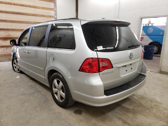 2011 VOLKSWAGEN ROUTAN SE 2V4RW3DG2BR695224