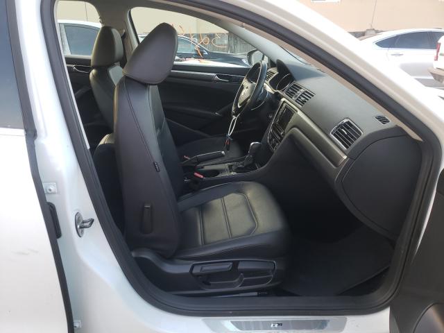 2017 VOLKSWAGEN PASSAT R-L 1VWDT7A38HC083775