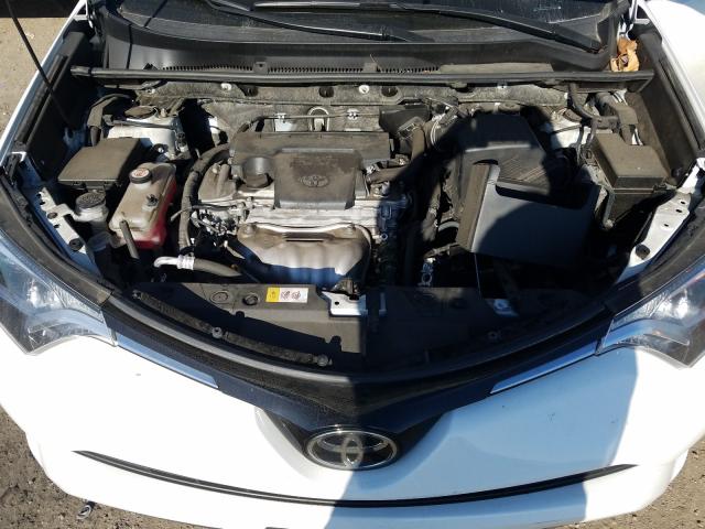 2017 TOYOTA RAV4 XLE - JTMWFREV4HJ101386