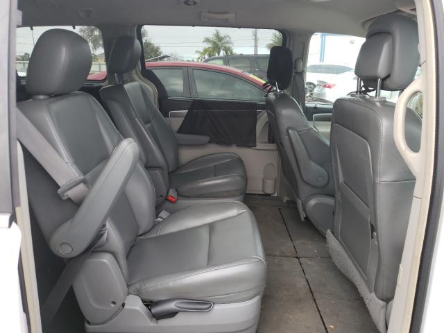 2010 VOLKSWAGEN ROUTAN SE 2V4RW3D18AR295520