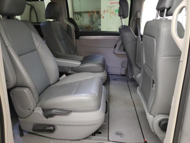 2011 VOLKSWAGEN ROUTAN SE 2V4RW3DG2BR695224