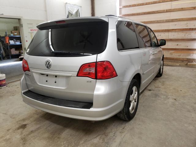 2011 VOLKSWAGEN ROUTAN SE 2V4RW3DG2BR695224