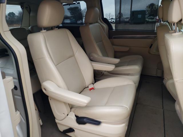2010 VOLKSWAGEN ROUTAN SE 2V4RW3D1XAR388474