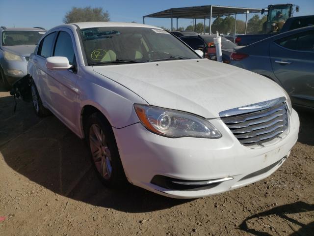 2013 chrysler 200 white