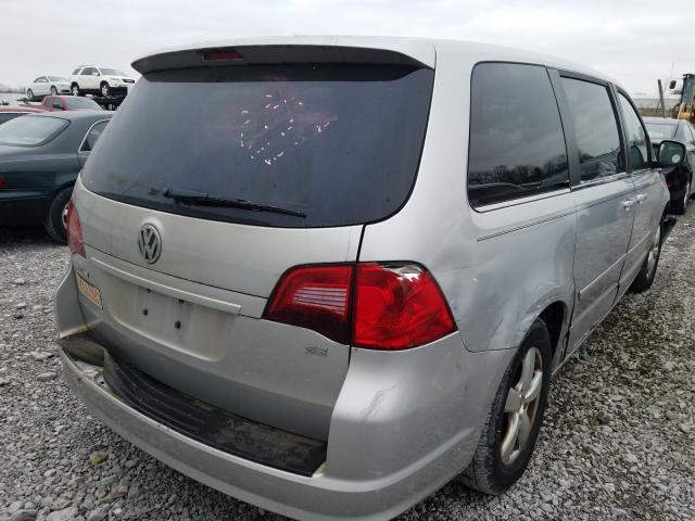 2010 VOLKSWAGEN ROUTAN SE 2V4RW3D16AR272253