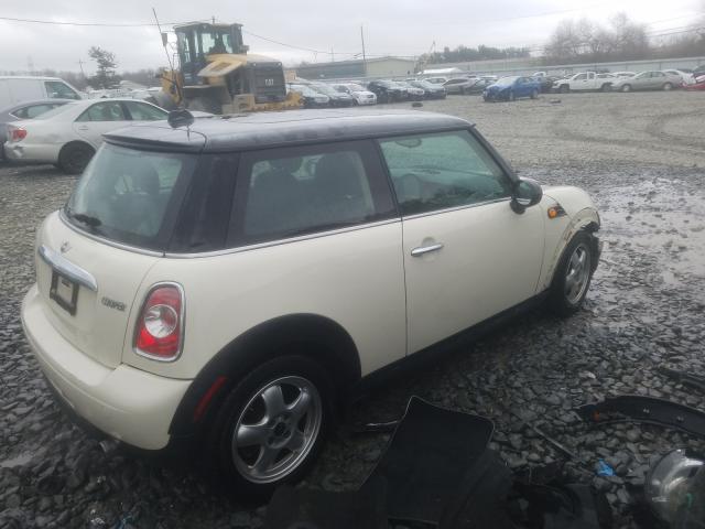 2011 MINI COOPER WMWSU3C51BT095589