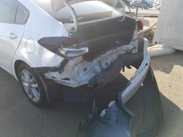 2017 KIA FORTE LX - 3KPFL4A72HE065200