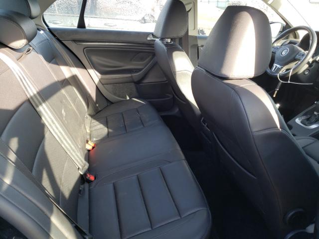 2010 VOLKSWAGEN JETTA TDI - 3VWRL7AJ6AM112649