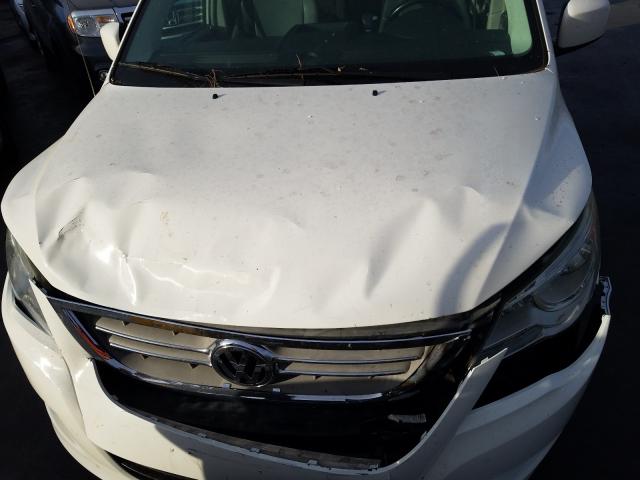2011 VOLKSWAGEN ROUTAN SE 2V4RW3DG6BR668205