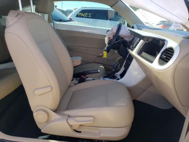 2018 VOLKSWAGEN BEETLE SE 3VWJD7ATXJM725739