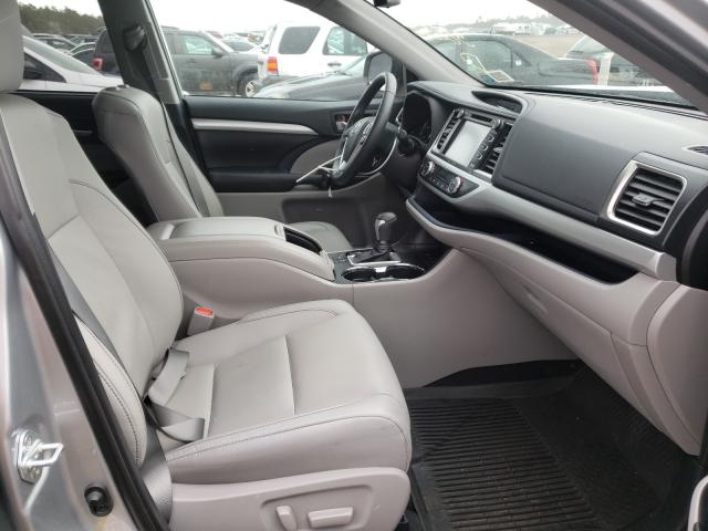 2019 TOYOTA HIGHLANDER 5TDJZRFH8KS586300