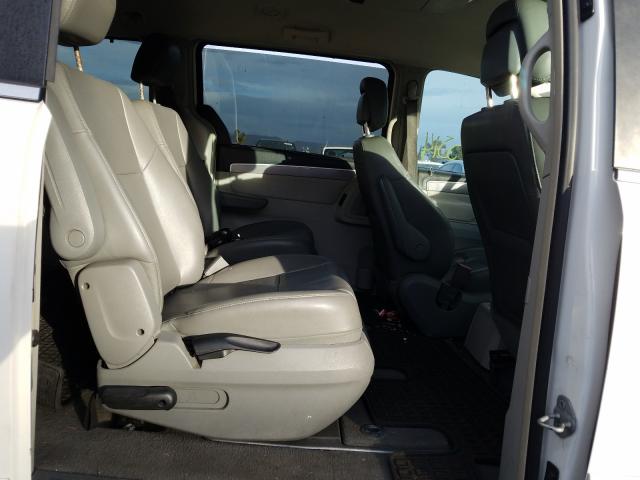 2011 VOLKSWAGEN ROUTAN SE 2V4RW3DG6BR668205