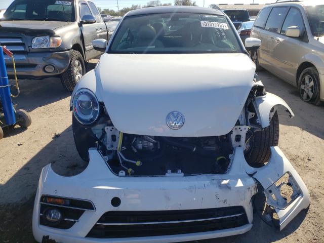 2018 VOLKSWAGEN BEETLE SE 3VWJD7ATXJM725739