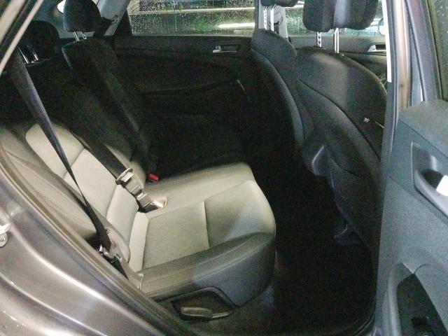 2017 HYUNDAI TUCSON SE KM8J23A44HU565921