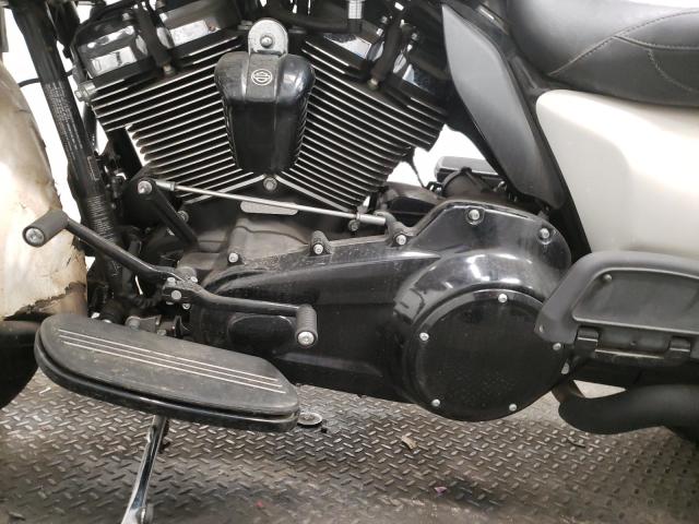 2018 HARLEY-DAVIDSON FLTRXS ROA 1HD1KTC3XJB641599