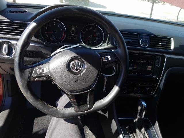 2017 VOLKSWAGEN PASSAT R-L 1VWDT7A30HC066324