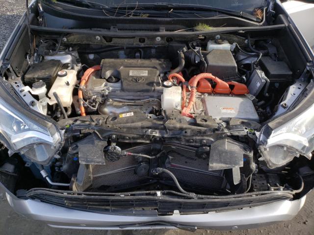 2018 TOYOTA RAV4 HV LE JTMRJREV3JD240392